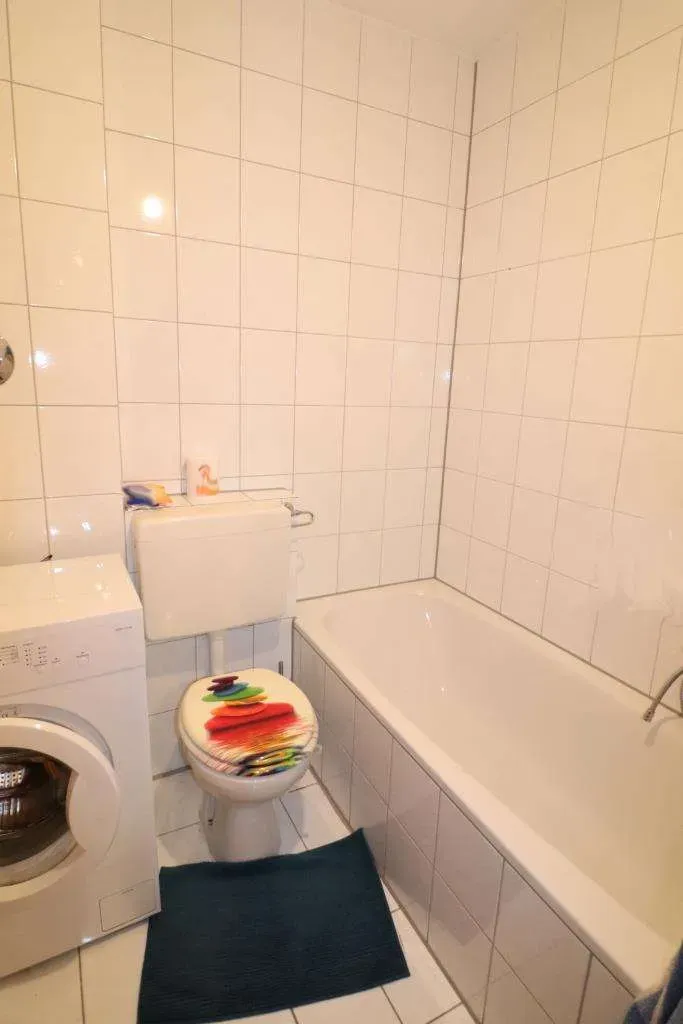 Nähe der Innenstadt!!! Moderne 2 Zi.-ETW mit Süd-Balkon, nähe Bahnhof, derzeit vermietet – Bild 13