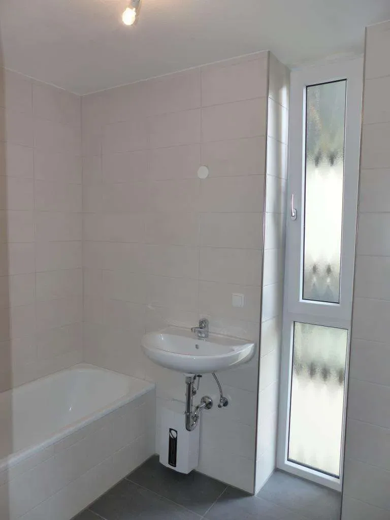 Nähe Innenstadt!!! Top renovierte 3 Zi.-Wohnung mit großem Balkon ab 01.10.2016 – Bild 9