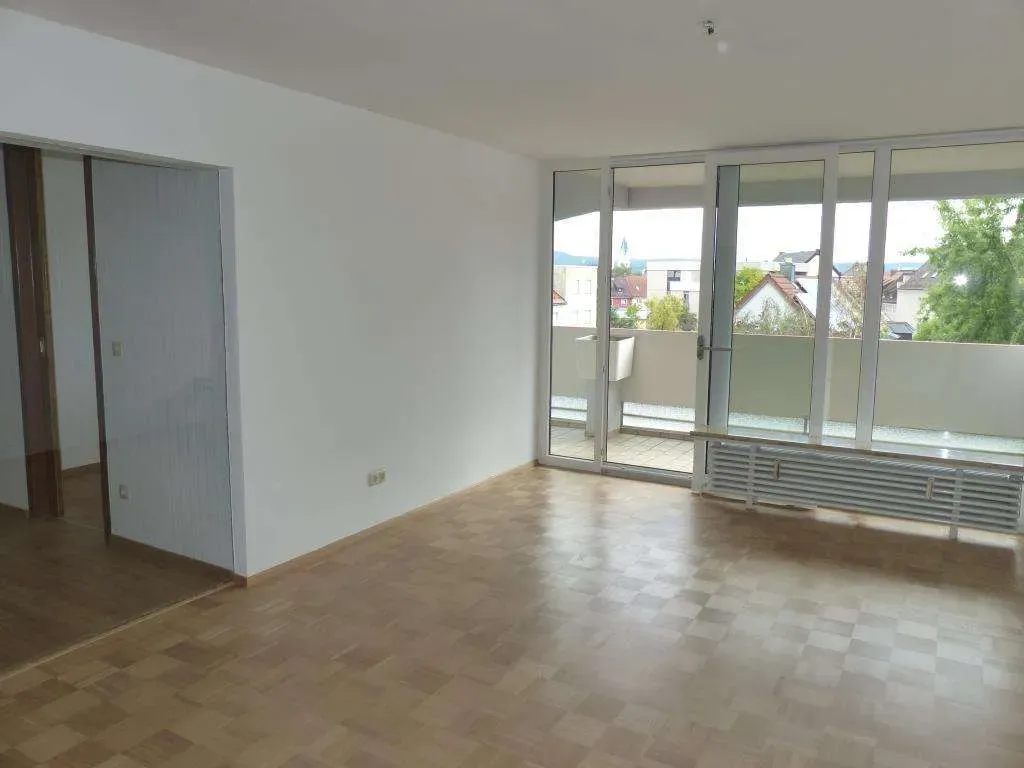 Nähe Innenstadt!!! Top renovierte 3 Zi.-Wohnung mit großem Balkon ab 01.10.2016 – Bild 1