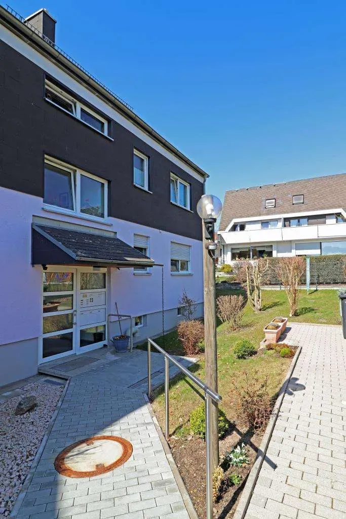 Nahe der Beamtenfachhochschule! Top gepflegte 3 Zi.-ETW mit Erker, Balkon und Garage – Bild 3