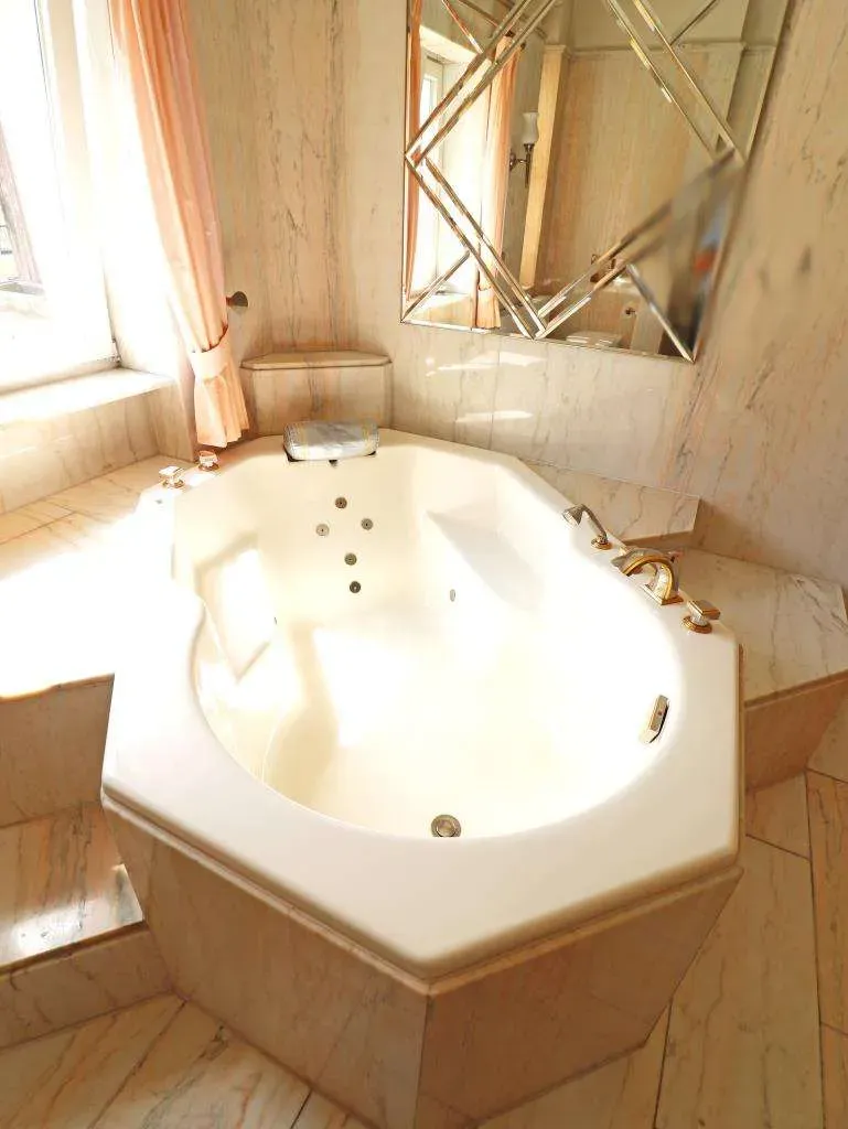 Nahe der Innenstadt! Gepflegte 3 Zi.-Whg. mit exklusivem Bad u. Wintergarten, sofort frei – Bild 7