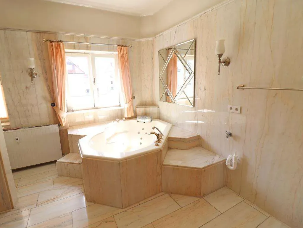 Nahe der Innenstadt! Gepflegte 3 Zi.-Whg. mit exklusivem Bad u. Wintergarten, sofort frei – Bild 6