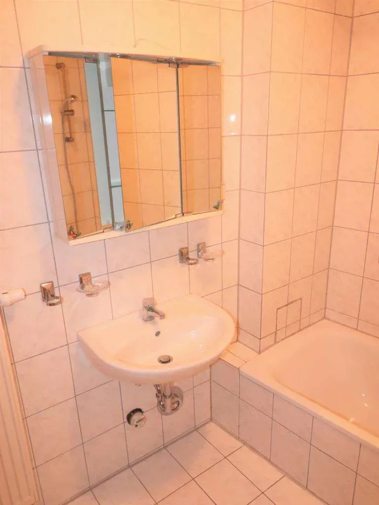Nahe der Innenstadt!!! Schöne 2 Zi.-ETW mit Tiefgarage und Einbauküche, bezugsfrei – Bild 9