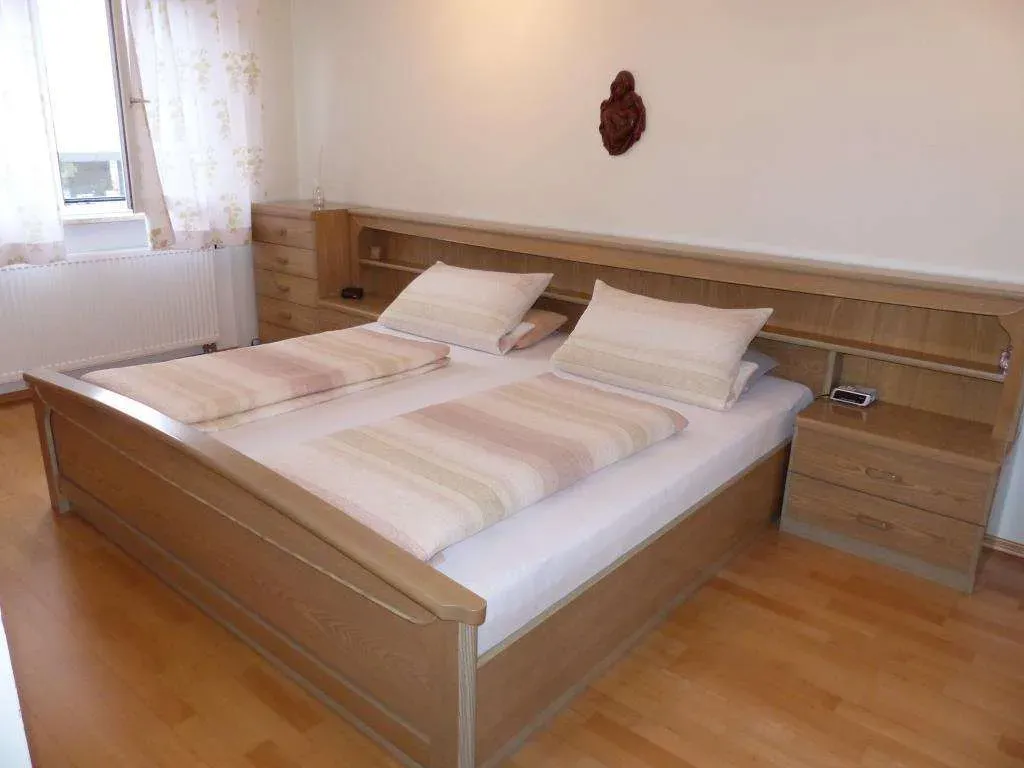 Nur einziehen!!! Modernes Reiheneckhaus mit Garage und angelegtem Garten – Bild 11