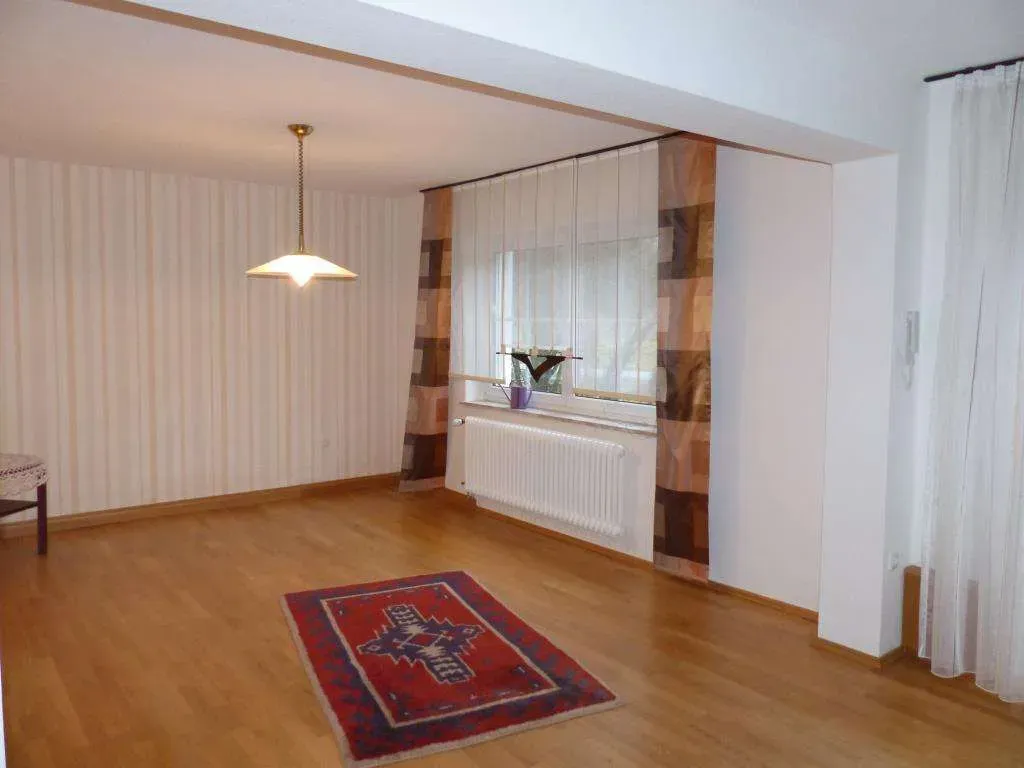 Nur einziehen!!! Top renoviertes Herrenhaus mit Doppelgarage, in schöner Randlage – Bild 9