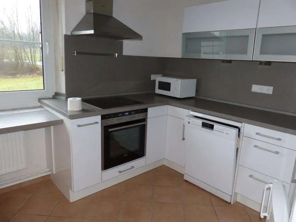 Nur einziehen!!! Top renoviertes Herrenhaus mit Doppelgarage, in schöner Randlage – Bild 3