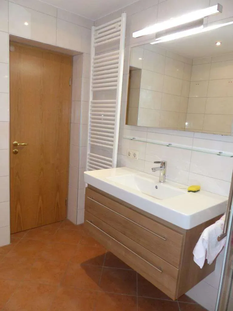 Nur einziehen!!! Top renoviertes Herrenhaus mit Doppelgarage, in schöner Randlage – Bild 6