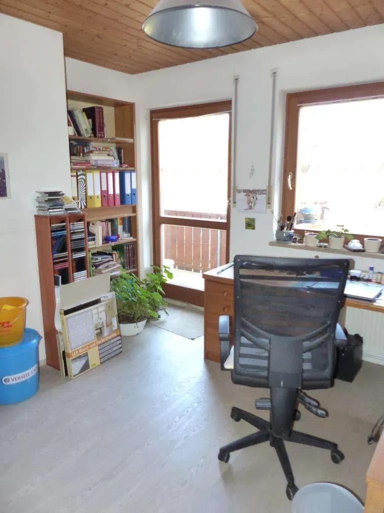 Oase im Grünen! Ansprechendes Wohnhaus mit Offenstall, Dop.-Garage, Solar, PV-Anlage, 9149 m² Gr. – Bild 13