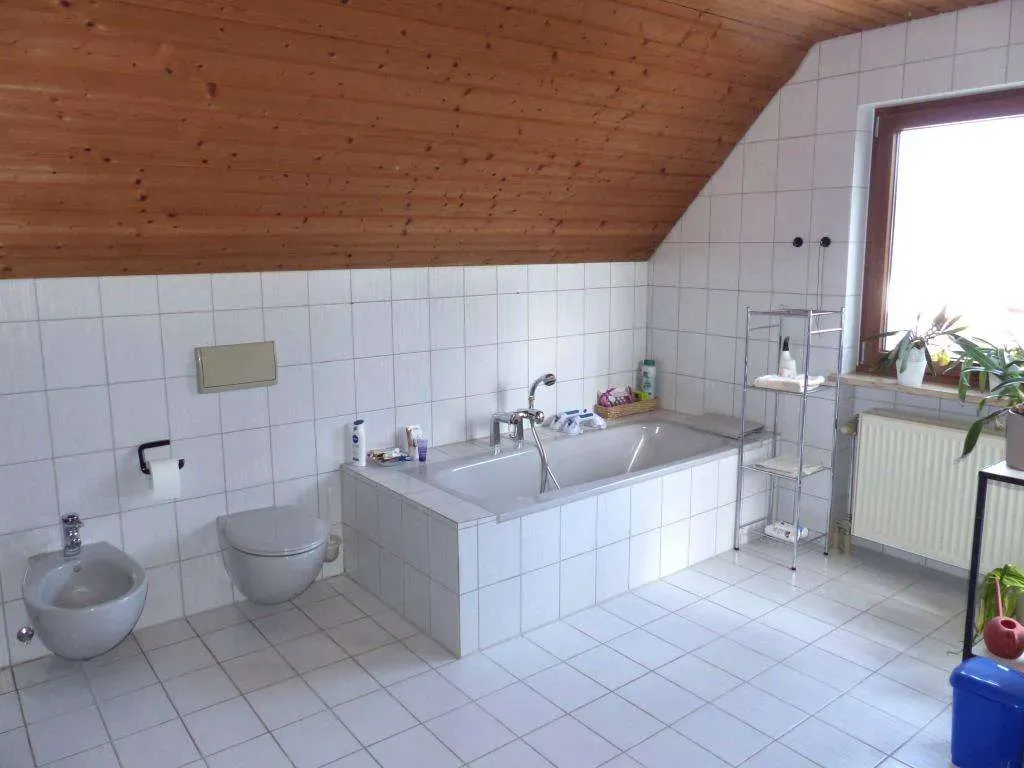 Oase im Grünen! Ansprechendes Wohnhaus mit Offenstall, Dop.-Garage, Solar, PV-Anlage, 9149 m² Gr. – Bild 11