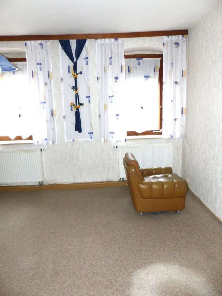 Private und gewerbliche Nutzung möglich!!! Günstiges Wohnhaus mit Ladeneinheit und Nebengebäuden – Bild 9