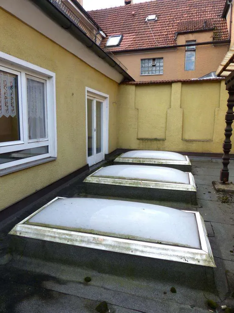 Private und gewerbliche Nutzung möglich!!! Günstiges Wohnhaus mit Ladeneinheit und Nebengebäuden – Bild 4