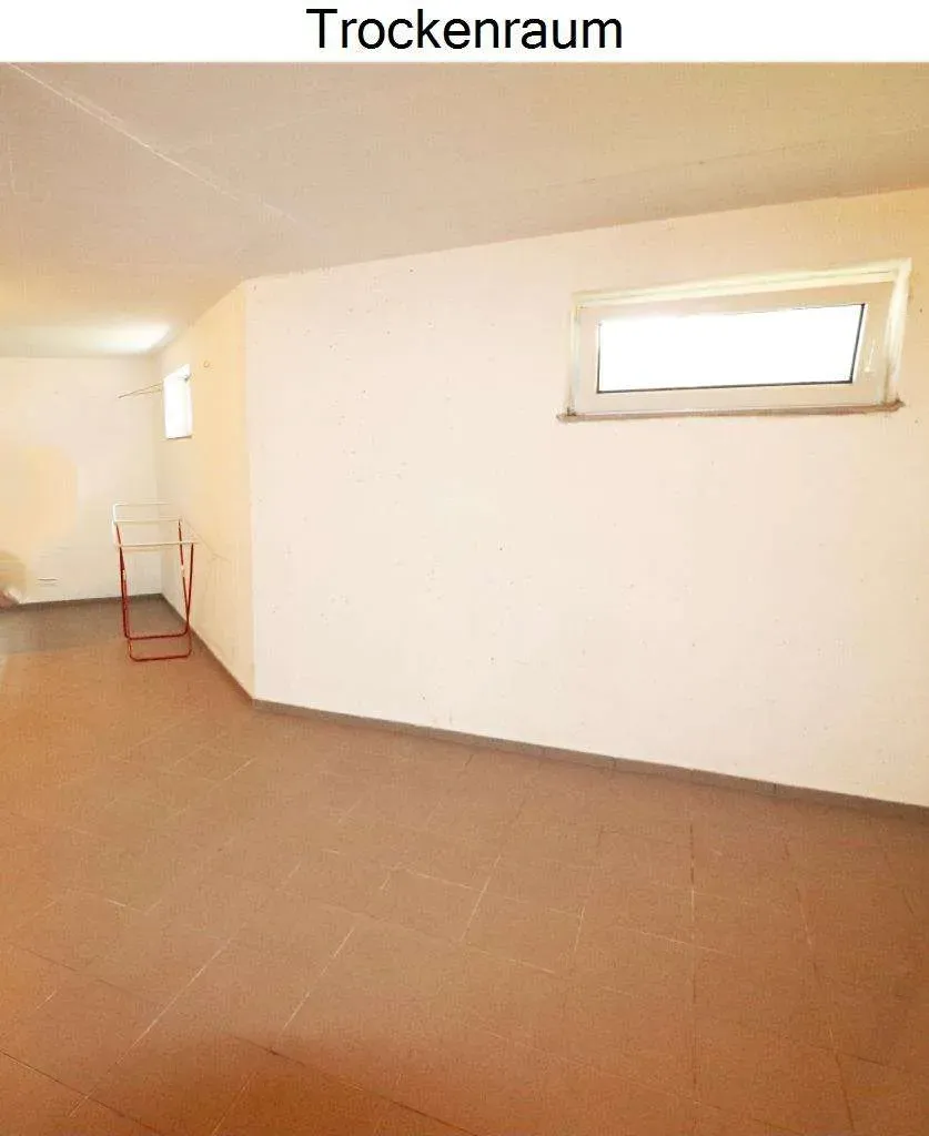 Ruhig gelegen! Ansprechende 4 Zi.-ETW mit 2 Balkonen, 2 Bädern, Einbauküche u. Garage – Bild 11