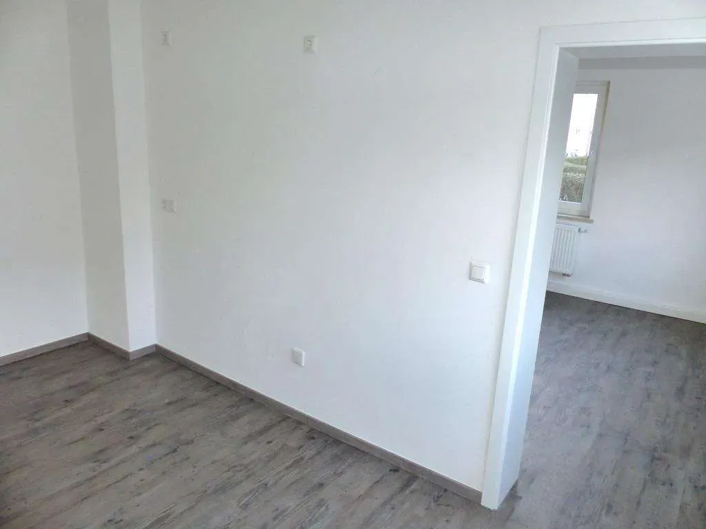 Sanierte Wohnung geboten!!! Ansprechende 3 Zi.-ETW mit Balkon, Stellplatz und Gartenanteil – Bild 7
