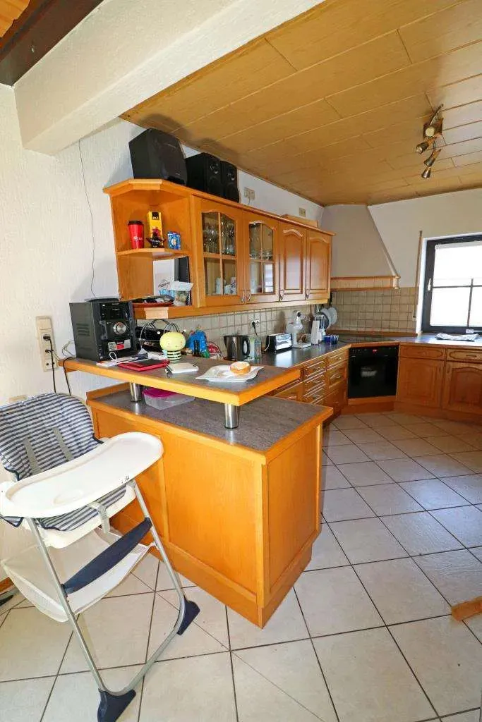 Saniertes Wohnhaus! Nutzbar als Ein- oder Zweifam.-Haus mit Wintergarten und zwei Garagen – Bild 12