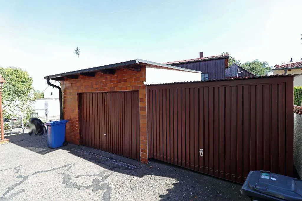 Saniertes Wohnhaus! Nutzbar als Ein- oder Zweifam.-Haus mit Wintergarten und zwei Garagen – Bild 5
