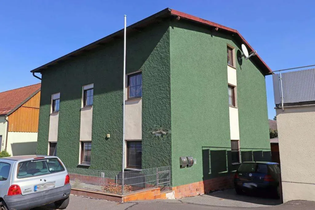 Saniertes Wohnhaus! Nutzbar als Ein- oder Zweifam.-Haus mit Wintergarten und zwei Garagen – Bild 2