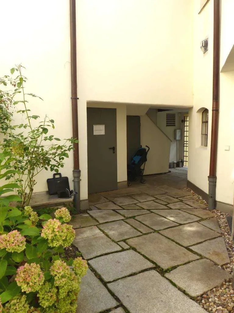 Schicke 4 Zi.-Loft-Wohnung in ruhiger Innenstadtlage, mit eigenem Zugang und Innenhofnutzung – Bild 2