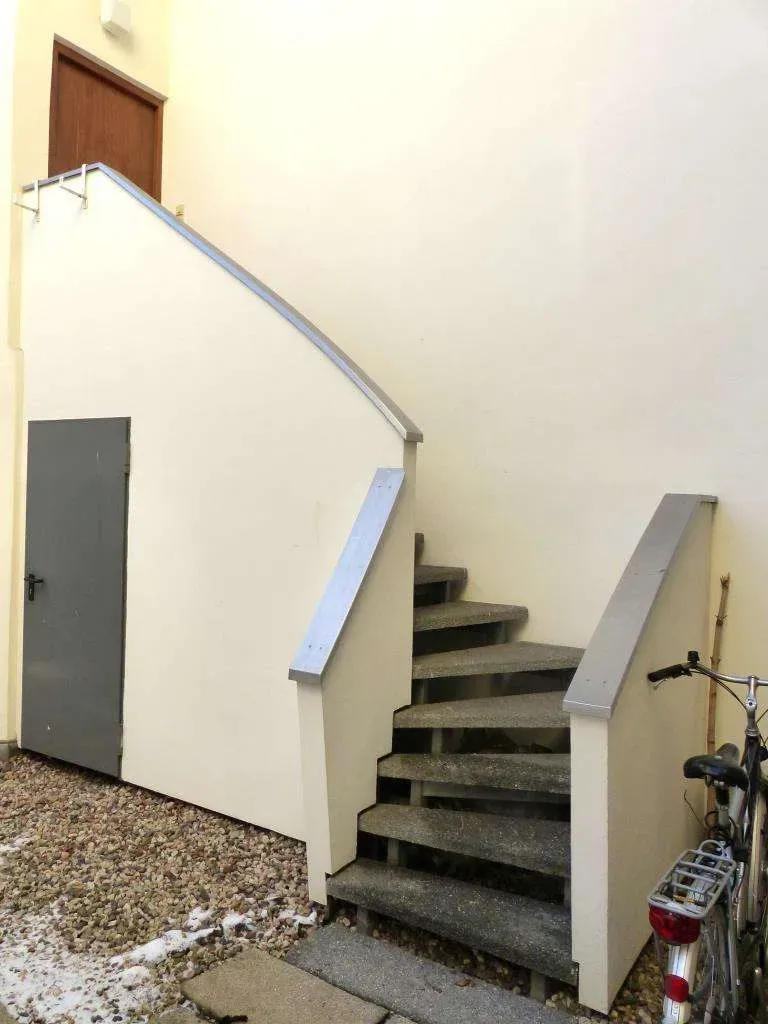 Schicke 4 Zi.-Loft-Wohnung in ruhiger Innenstadtlage, mit eigenem Zugang und Innenhofnutzung – Bild 3