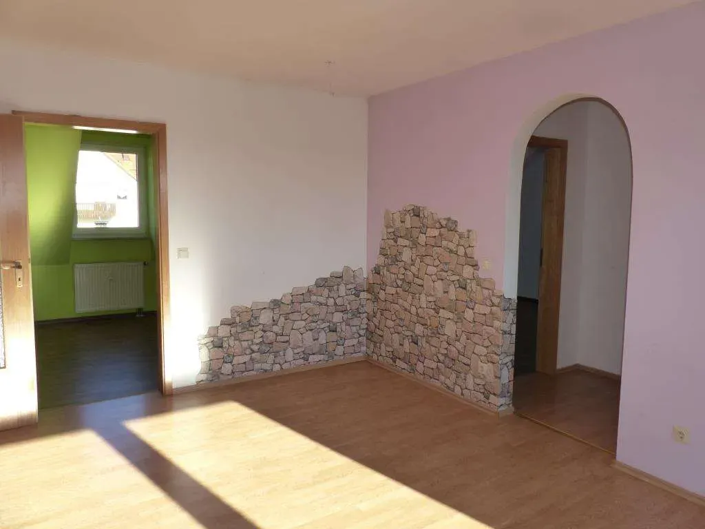 Schnäppchen geboten!!! Günstige 3 Zi.-ETW mit Stellplatz, teilw. Außenfassade und Heizung erneuert – Bild 4