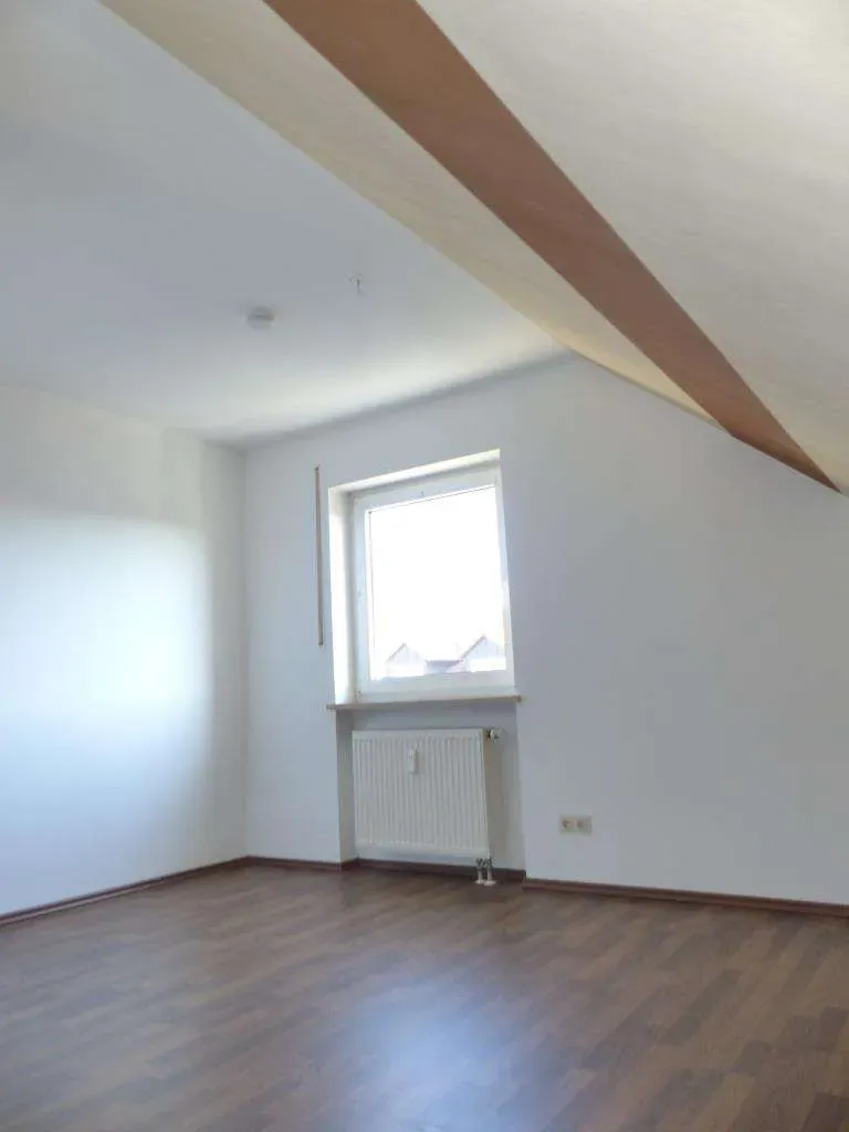 Schnäppchen geboten!!! Günstige 3 Zi.-ETW mit Stellplatz, teilw. Außenfassade und Heizung erneuert – Bild 6