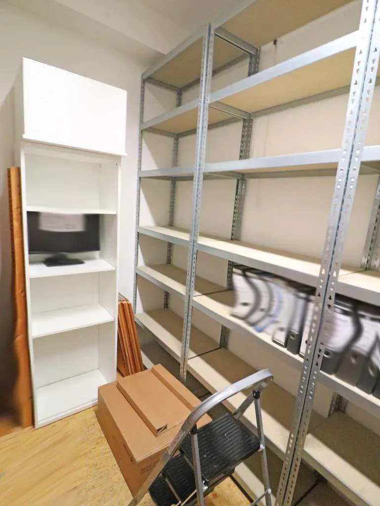 Schöne Büro- und Ladenfläche nahe Innenstadt, 2 Räume, Abstellkammer, WC u. Stellplatz – Bild 9
