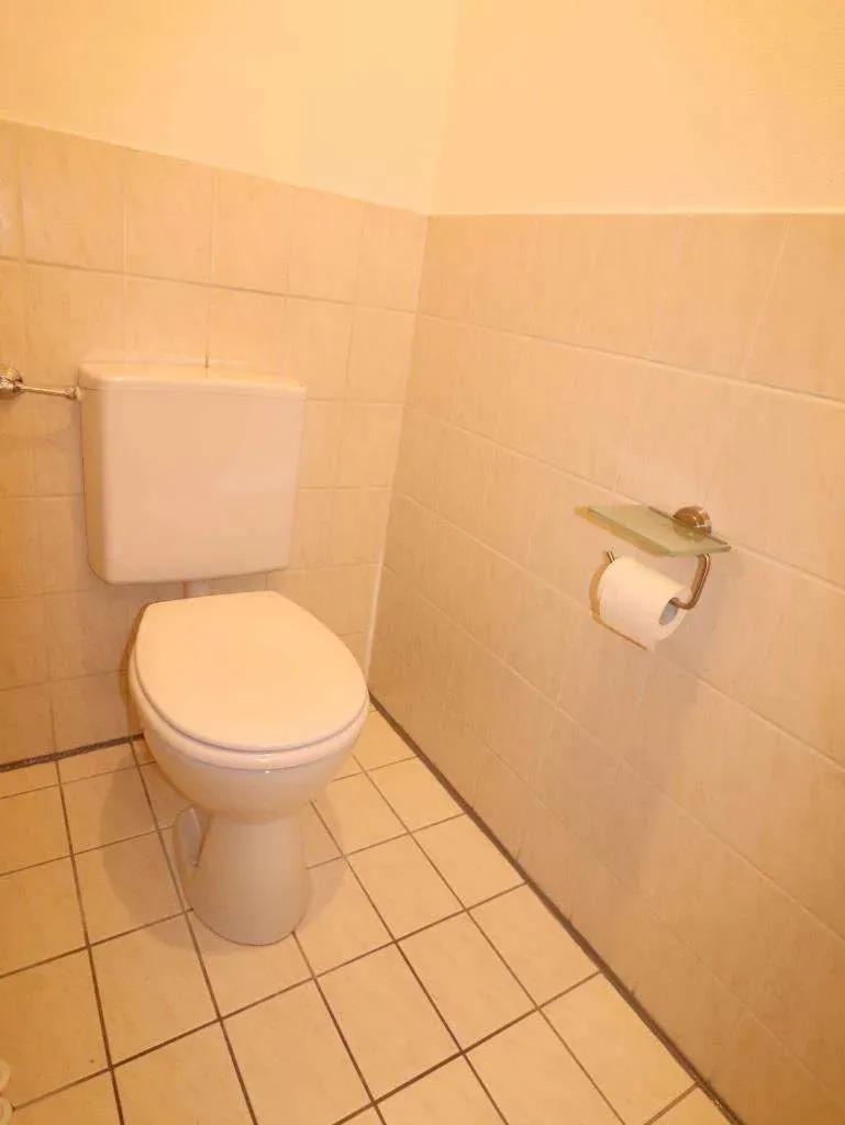 Sofort bezugsfrei! Ansprechende 2 Zi.-Wohnungen mit Einbauküche u. Stellplatz ohne Blk. – Bild 13