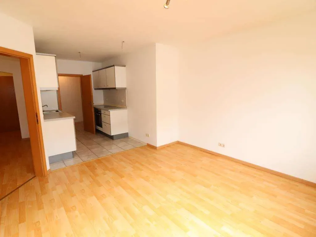 Sofort bezugsfrei! Ansprechende 2 Zi.-Wohnungen mit Einbauküche u. Stellplatz ohne Blk. – Bild 7