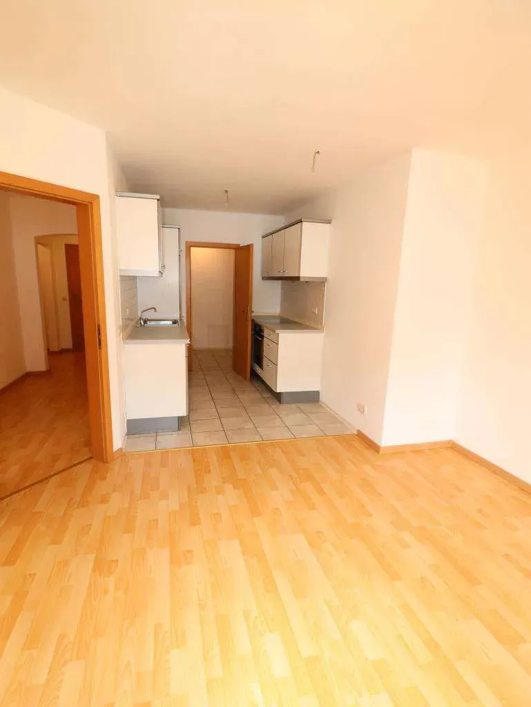 Sofort bezugsfrei! Ansprechende 2 Zi.-Wohnungen mit Einbauküche u. Stellplatz ohne Blk. – Bild 9