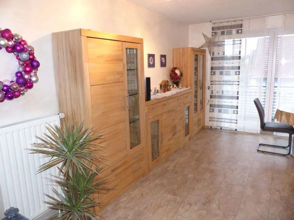 Sofort frei!! Tolle 3 1/2 Zi.-Whg., inkl. Einbauküche, mit einem schönen Süd-Balkon u. Stellplatz – Bild 2