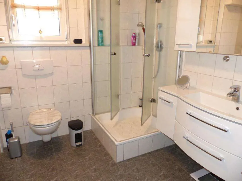 Sofort frei!! Tolle 3 1/2 Zi.-Whg., inkl. Einbauküche, mit einem schönen Süd-Balkon u. Stellplatz – Bild 12