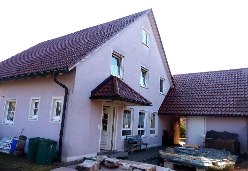 Top Angebot! Gepflegte Doppelhaushälfte, derzeit vermietet, ohne Keller, mit Garage und Stellplatz – Bild 2