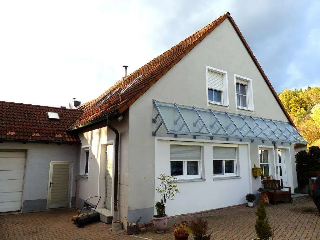 Top Anlage geboten! Zwei Häuser (Bj. 1965 u. 1991) mit insges. vier Wohneinheiten und Garage – Bild 4