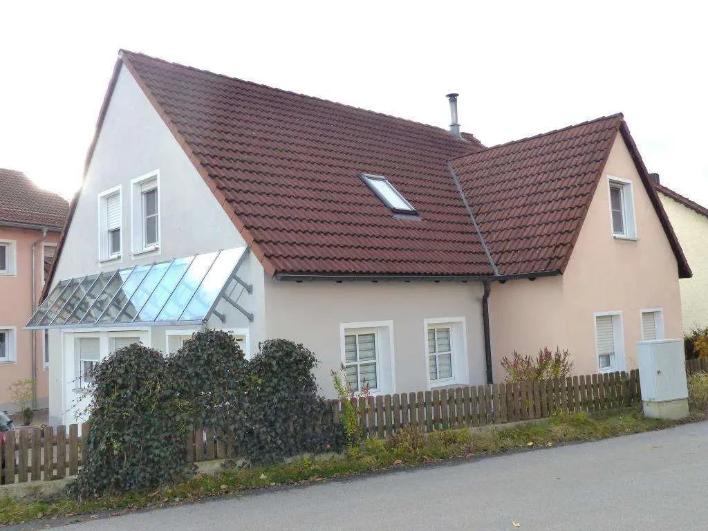 Top Anlage geboten! Zwei Häuser (Bj. 1965 u. 1991) mit insges. vier Wohneinheiten und Garage – Bild 5