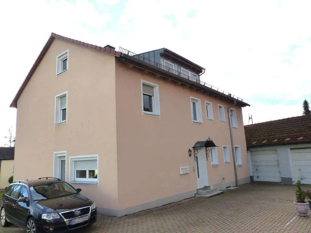 Top Anlage geboten! Zwei Häuser (Bj. 1965 u. 1991) mit insges. vier Wohneinheiten und Garage – Bild 2