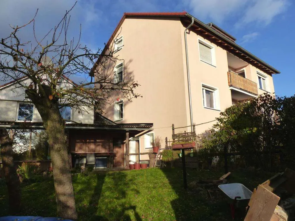 Top Anlage geboten! Zwei Häuser (Bj. 1965 u. 1991) mit insges. vier Wohneinheiten und Garage – Bild 3
