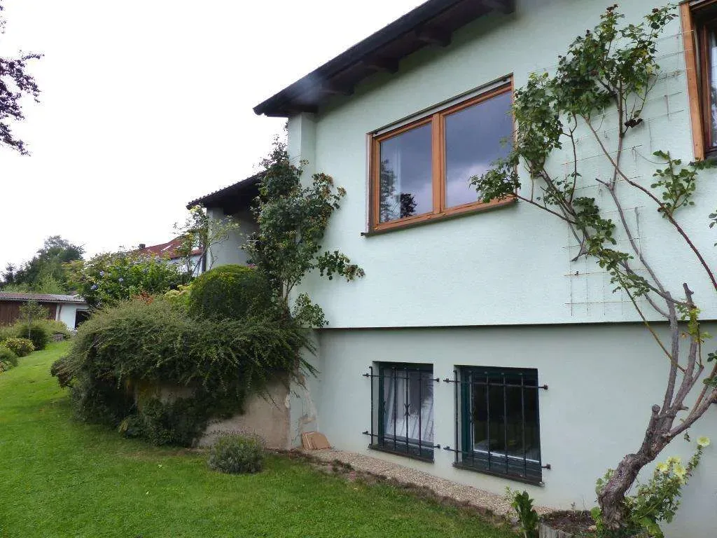 TOP!!! Ansprechendes Wohnhaus im Bungalowstil, mit Doppelgarage und herrlichem Fernblick – Bild 4