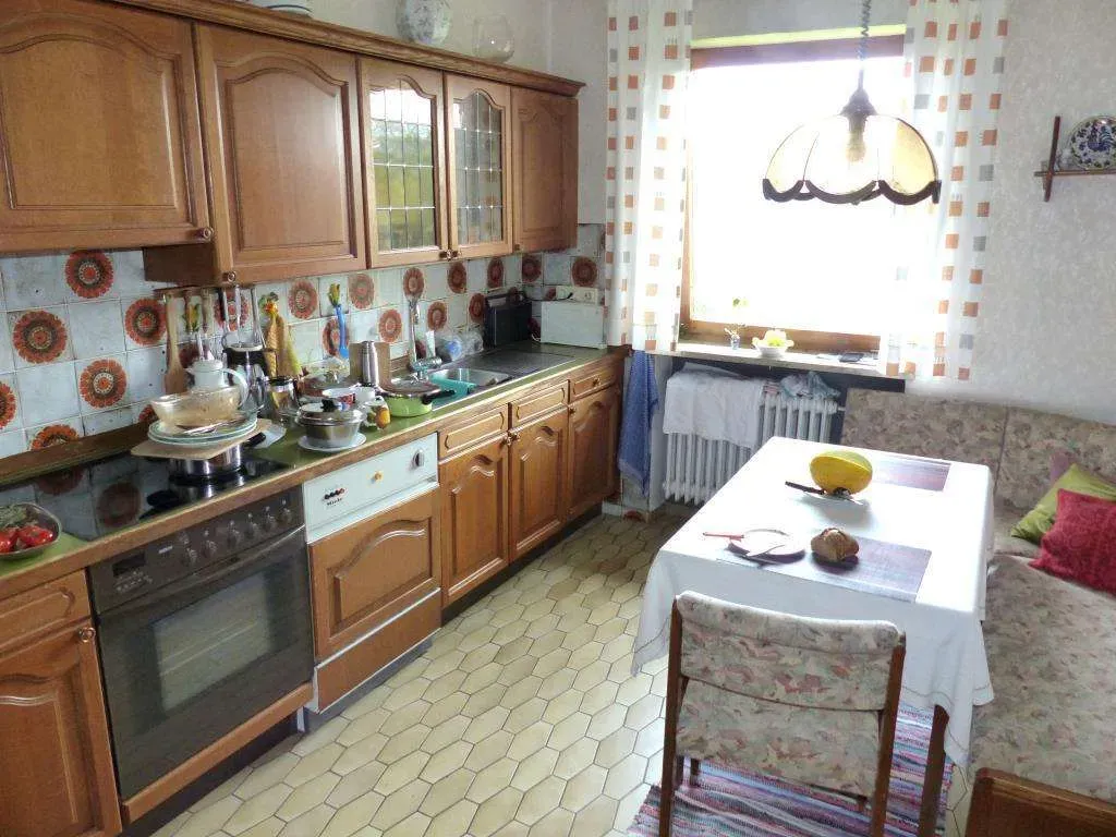 TOP!!! Ansprechendes Wohnhaus im Bungalowstil, mit Doppelgarage und herrlichem Fernblick – Bild 10