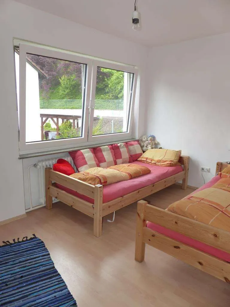 Top gepflegt!!! Ein- oder Zweifam.-Haus mit einem ausgebauten Dachgeschoss, nur noch einziehen. – Bild 11