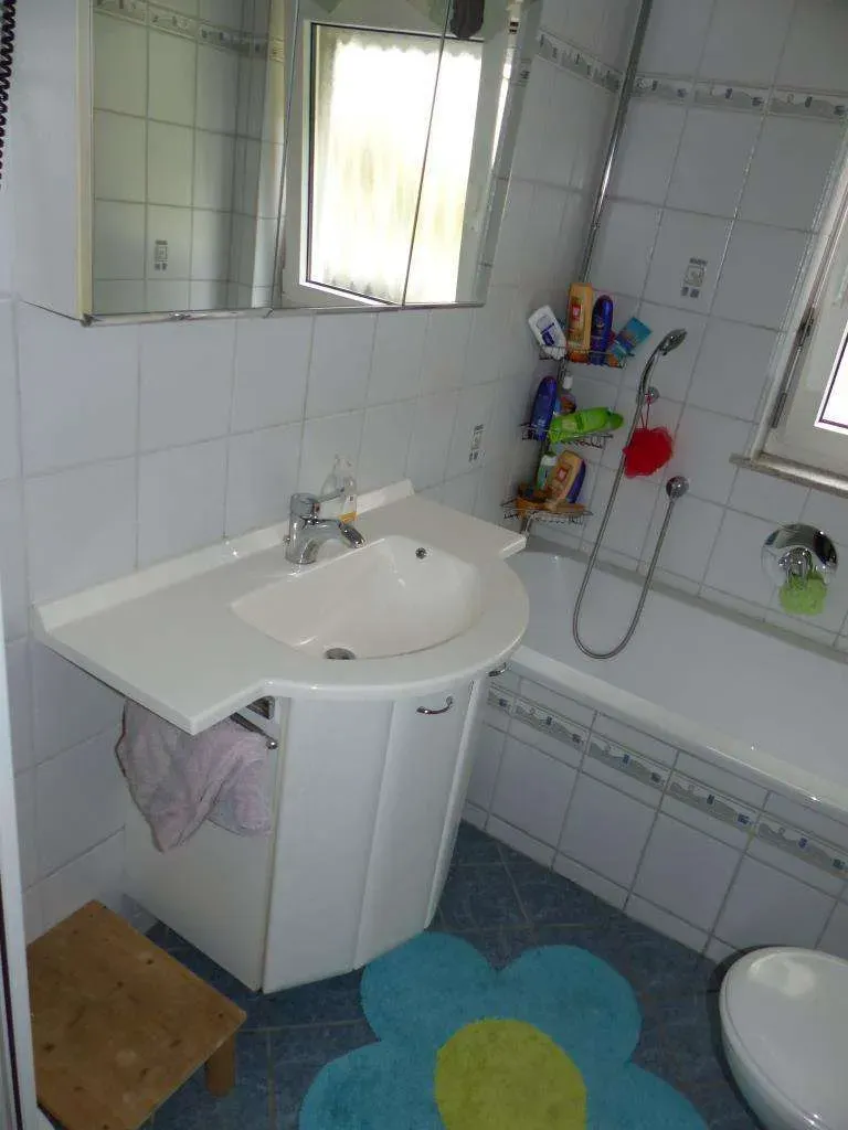 Top gepflegt!!! Ein- oder Zweifam.-Haus mit einem ausgebauten Dachgeschoss, nur noch einziehen. – Bild 10