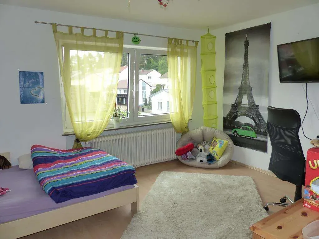 Top gepflegt!!! Ein- oder Zweifam.-Haus mit einem ausgebauten Dachgeschoss, nur noch einziehen. – Bild 12