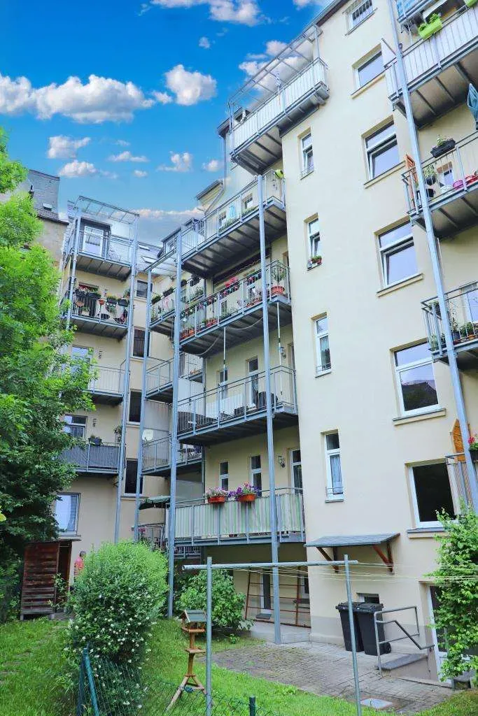 Top gepflegt! Hochwertig sanierte 3 1/2 Zi.-ETW mit Aufzug, Balkon und Runderker – Bild 3