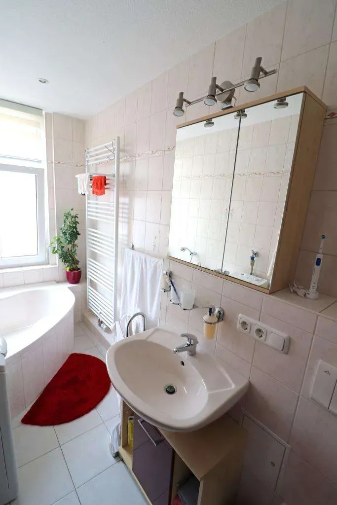 Top gepflegt! Hochwertig sanierte 3 1/2 Zi.-ETW mit Aufzug, Balkon und Runderker – Bild 13