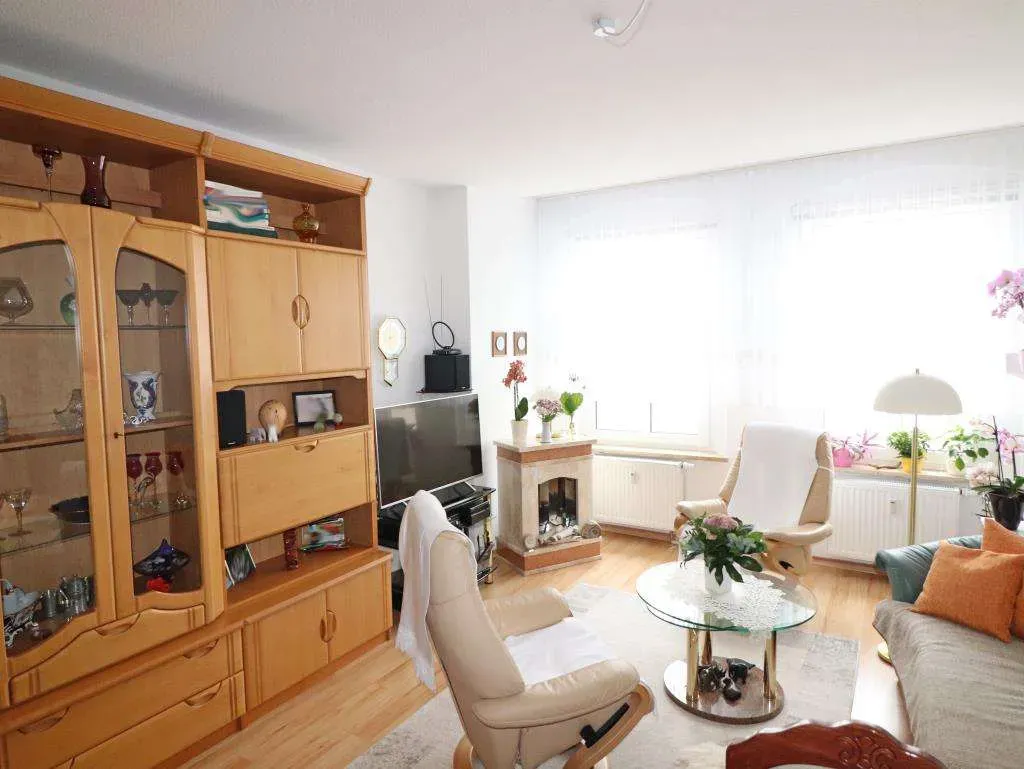 Top gepflegt! Hochwertig sanierte 3 1/2 Zi.-ETW mit Aufzug, Balkon und Runderker – Bild 5