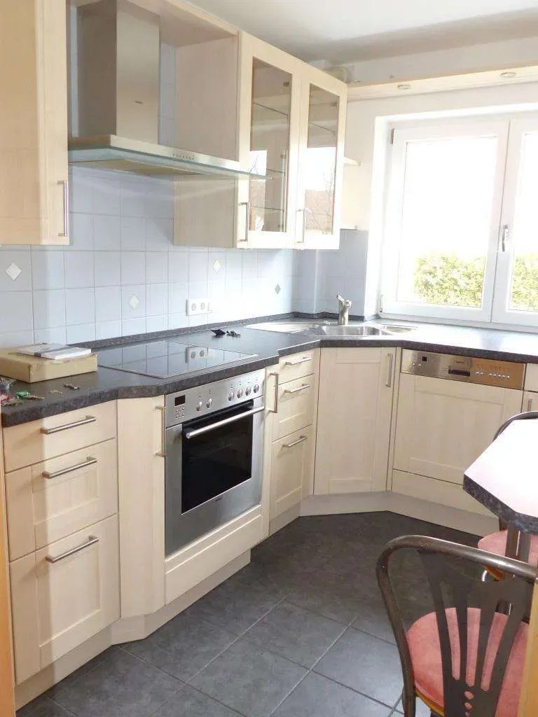 TOP! Gepflegte 2 Zi.- EG-Wohnung mit Einbauküche, Terrasse, Garten und Tiefgarage – Bild 5