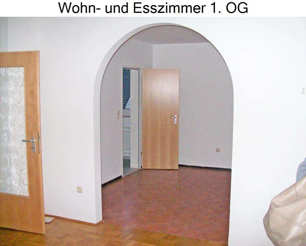 TOP gepflegtes Dreifam.-Haus mit Balkone und Dop.-Garage, EG und OG vermietet, DG Whg. frei – Bild 12