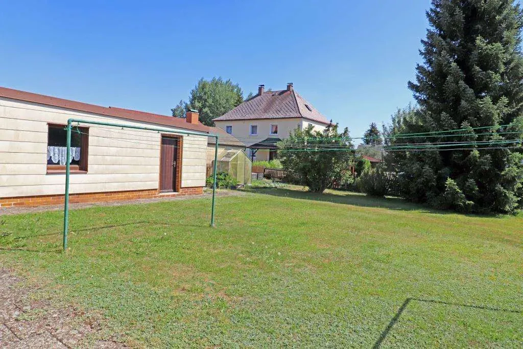 TOP gepflegtes Dreifam.-Haus mit Balkone und Dop.-Garage, EG und OG vermietet, DG Whg. frei – Bild 4