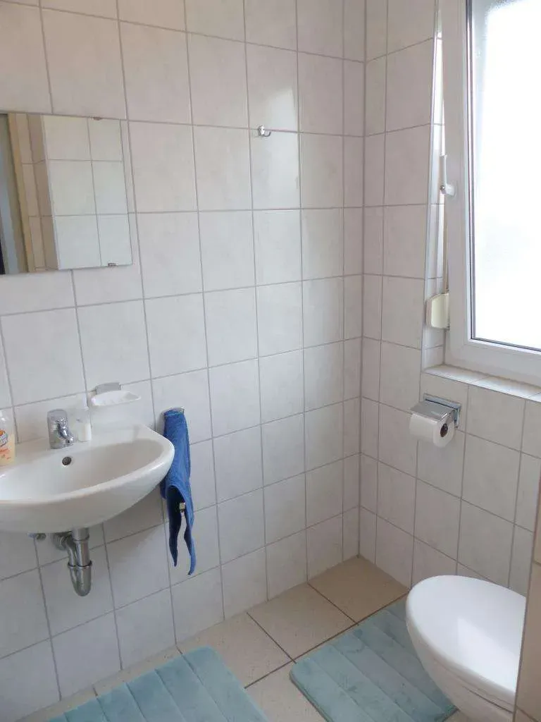 Top Kapitalanlage!!! Günstige Doppelhaushälfte, fest vermietet, mit Garage und Stellplatz – Bild 11