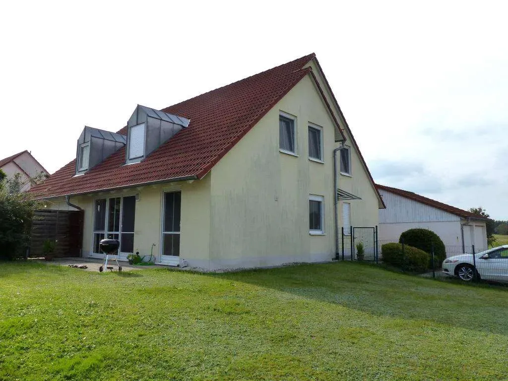 Top Kapitalanlage!!! Günstige Doppelhaushälfte, fest vermietet, mit Garage und Stellplatz – Bild 3