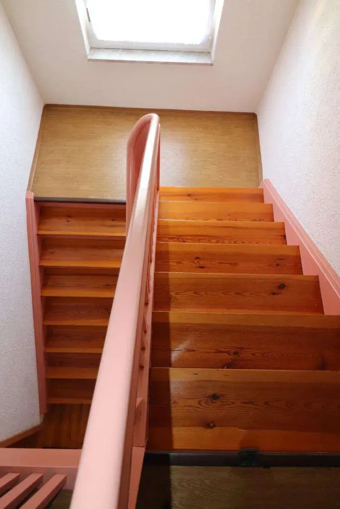 TOP Lage geboten! Gepflegtes Mehrfamilienhaus, 5 Wohnungen mit Garten und Garage – Bild 15