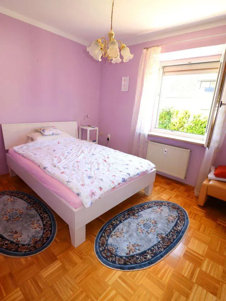 TOP Lage geboten! Gepflegtes Mehrfamilienhaus, 5 Wohnungen mit Garten und Garage – Bild 13